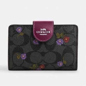 COACH Medium Corner Zip Wallet In Signature Canvas With Country Floral Print
